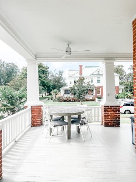 Bayfront Family Retreat - best porch in town