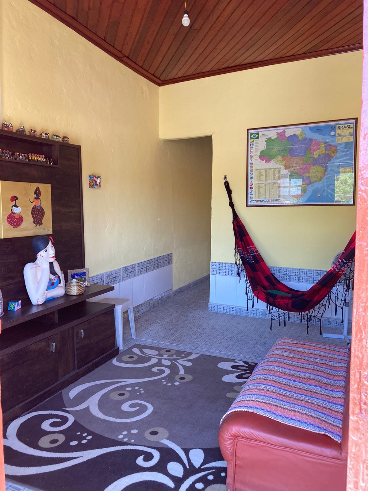 Соба со поглед кон црквата на Бројаницата