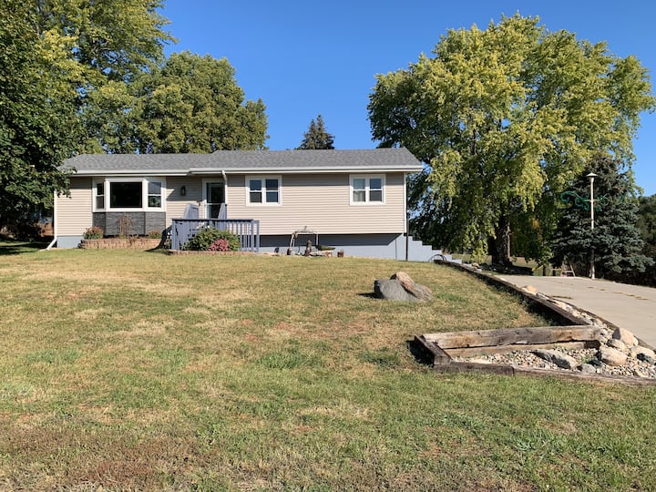 River View Escape - Cottages for Rent in Springfield, South Dakota ...