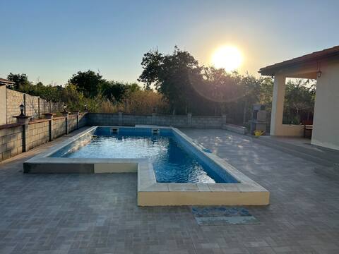 Quiet villa with pool 5 min to beach