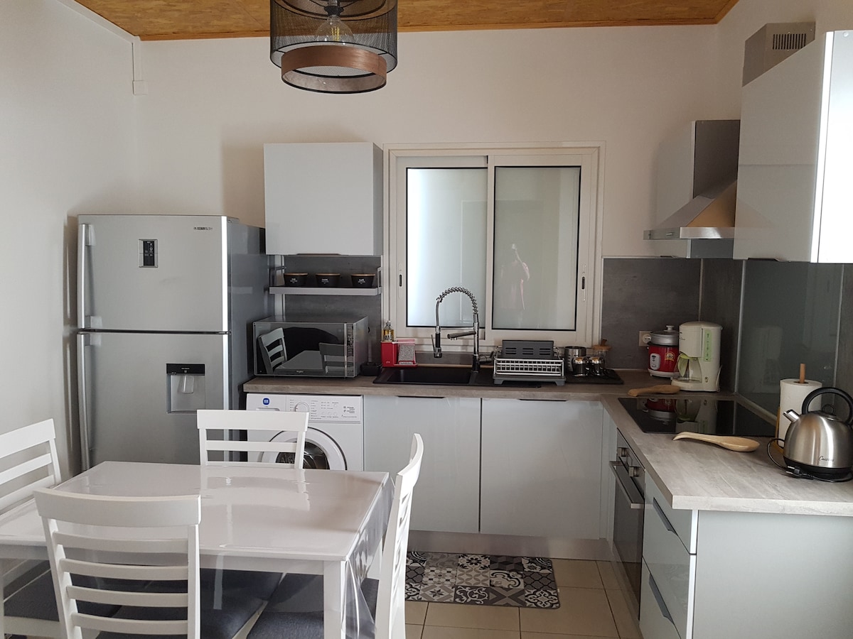 Anuncio de Airbnb popular: Fleur De Verveine Accommodation en Les Avirons