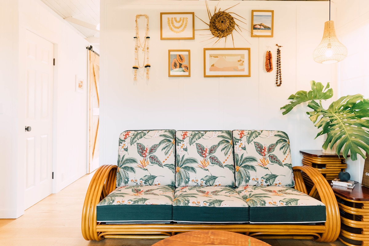 Sofa in Hawaiian Fabric