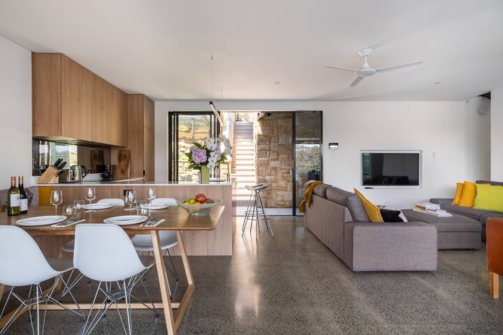 New Water front Pool House on Sydney Harbour. gallery image 5