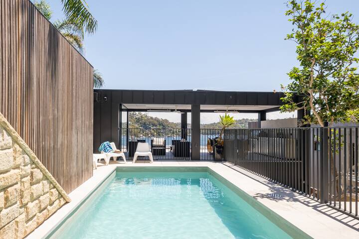 Water front Pool House on Sydney Harbour.
