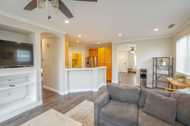 Cozy Home Near Downtown Sacramento - Sacramento, CA