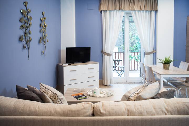 Alloggio familiare a Fuorigrotta sino a 7 persone gallery image 3