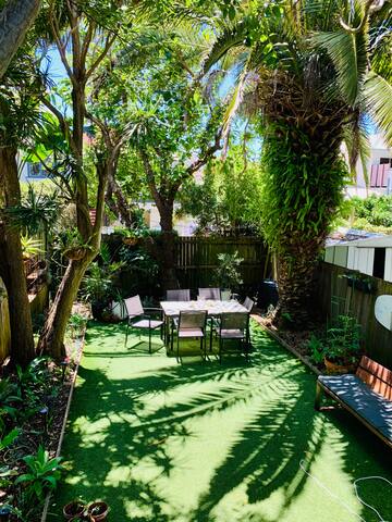 2 bedrooms in stunning Bondi Beach-side home gallery image 3