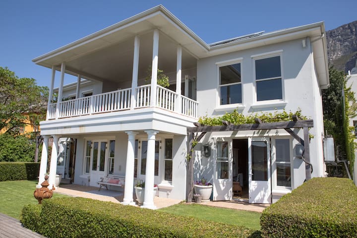 Roseberry House, by Steadfast Collection gallery image 2