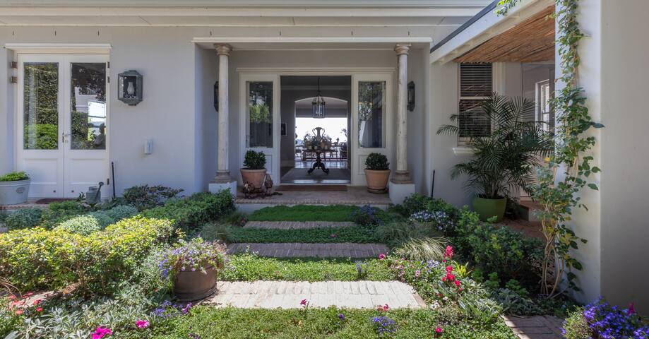 Roseberry House, by Steadfast Collection gallery image 3