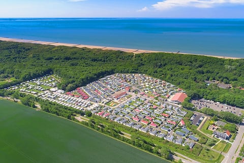 Holiday by the sea, new chalet in Zeeland!