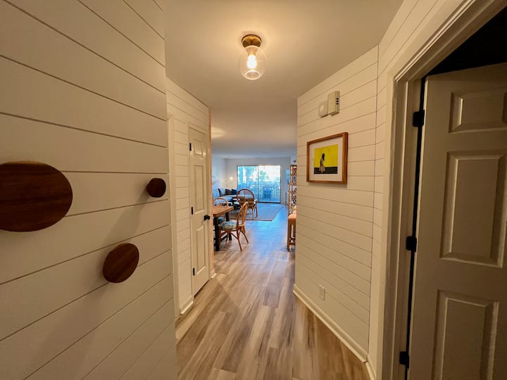 Remodeled 3 Bdrm 3 Bath, Ocean Views, Only Steps To The Beach - Surfside Beach, SC
