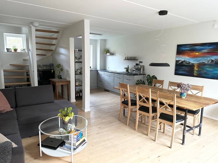 Lovely and central apartment on two floors in the middle of Aarhus