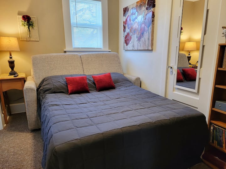 Kauč na razvlačenje, u punoj veličini