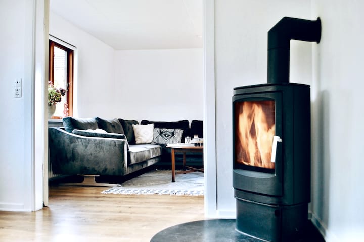 Wohnzimmer mit Ofen