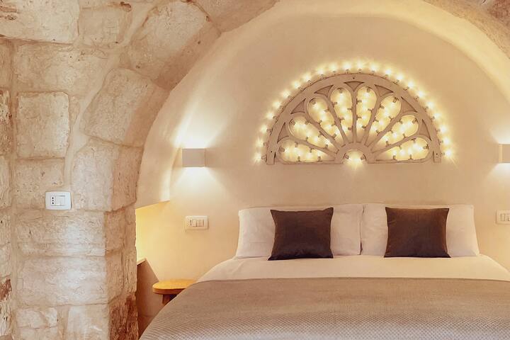 Trulli Casalina exclusive villa with pool gallery image 3