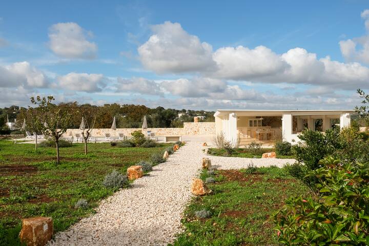 Trulli Casalina exclusive villa with pool gallery image 5
