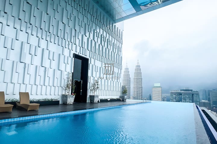 Platinum 2 by DM Suites managed Airbnb listing 1