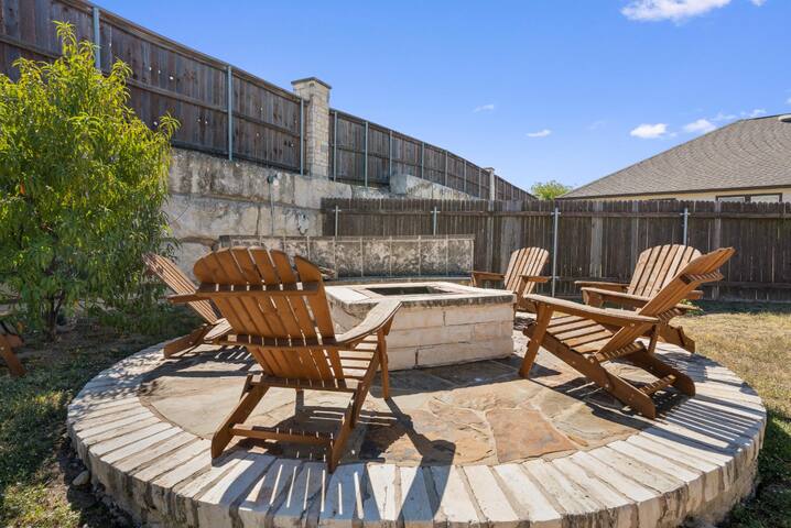 Serenity Home in the Heart of Austin gallery image 2