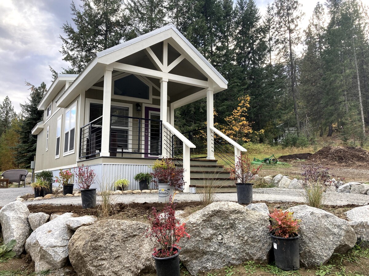 Delightful tiny home experience with a loft Tiny houses for Rent in