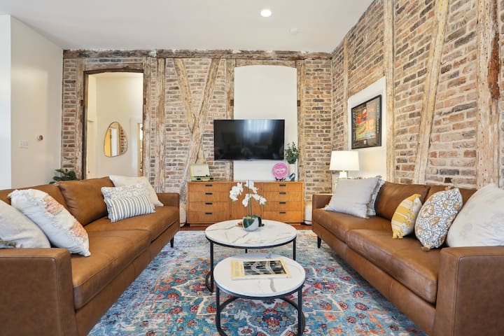 Historic Irish Channel Home | Walk to Magazine