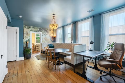 City View @ The Lake Hideaway, downtown WBL