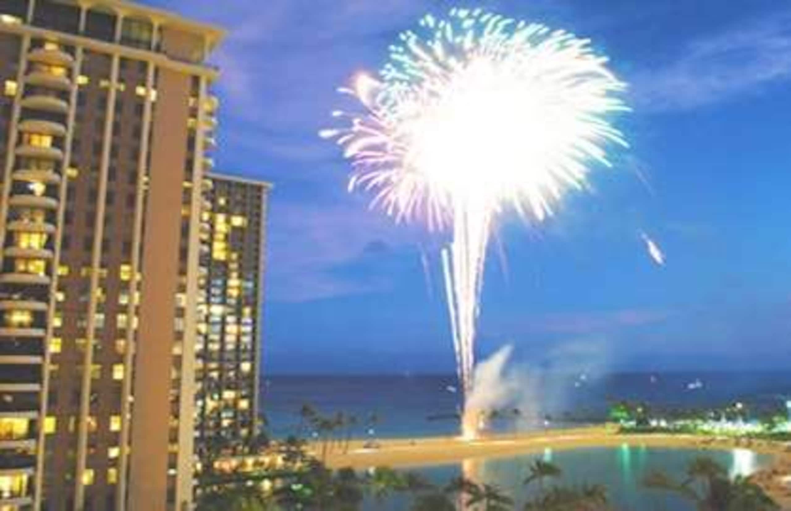 Condo in Honolulu · ★4.76 · 1 bedroom · 3 beds · 1 private bath - Image 21