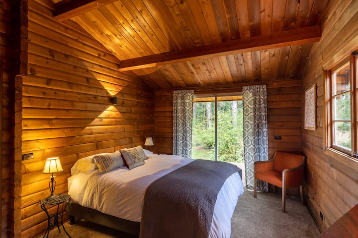 kitanda aina ya queen #1