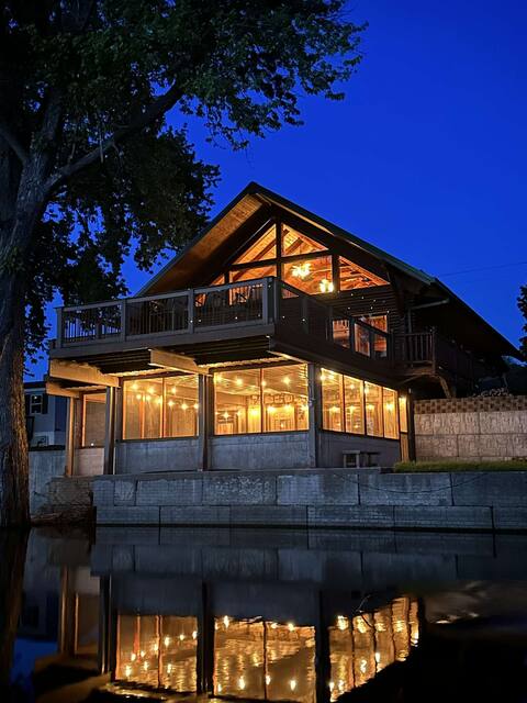 Beautiful log cabin home overlooking the river