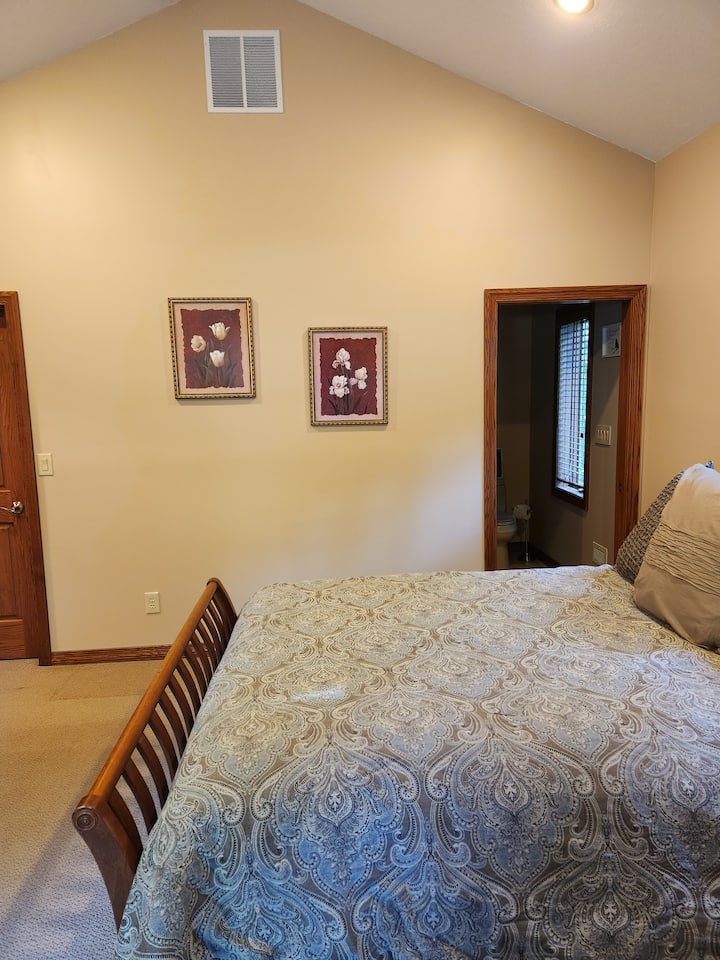 Всяка стая разполага с баня в пълен размер. 