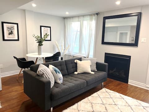 Top Airbnb: Cozy, well-appointed basement suite with walkout. in Scarborough—Rouge Park