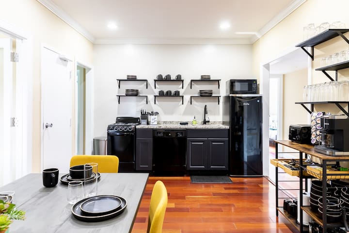 Platinum on Music Row – Renovated & Near Downtown!