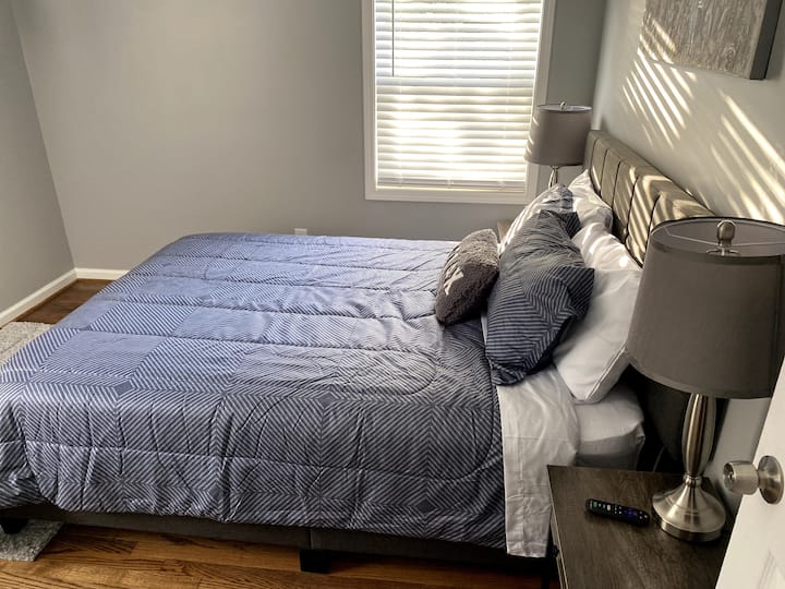 Queen Bed in The Legacy Room