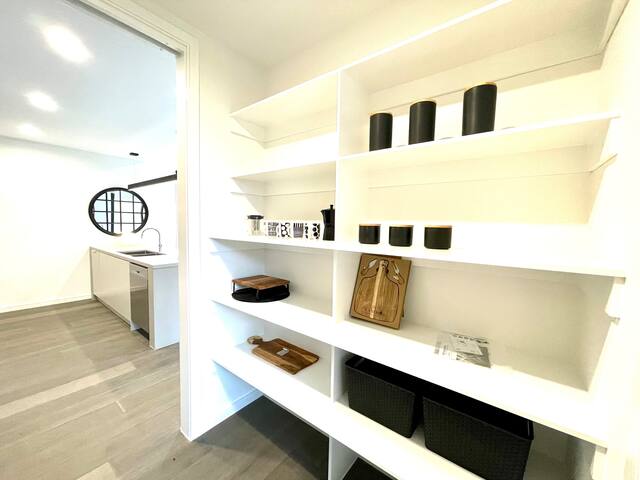 Burwood East Brand New 5-Bedroom Art Gallery Home gallery image 5