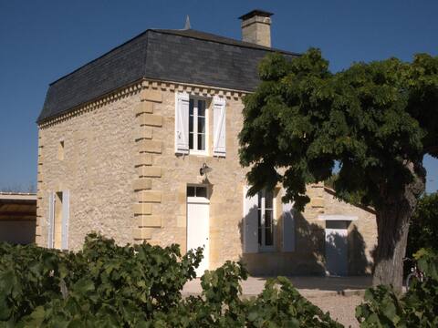 La Maison des Vendangeurs du Château de Lescours