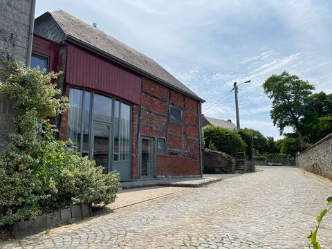 Oliso House: Old half-timbered barn