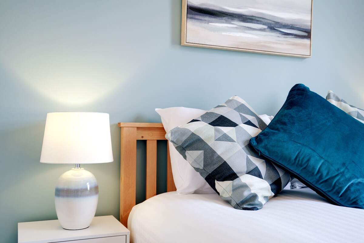 Spálňa s manželskou posteľou