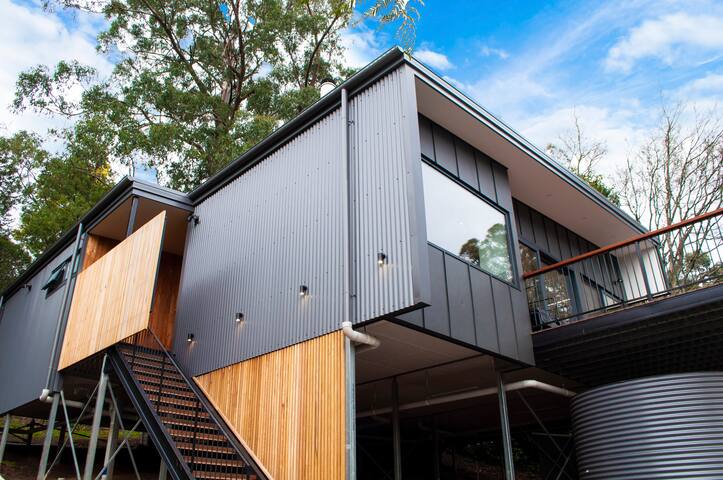 Wally Janes Warburton gallery image 3