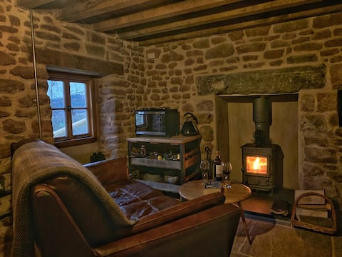 Top Airbnb: The Woodman's Bothy in County Of Herefordshire