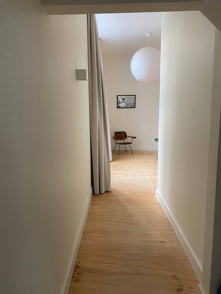 Მთავარი საძინებლის შესასვლელი 