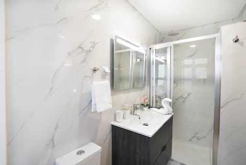 Top Airbnb: One & Only Great Studio -Apartment B BOOK today in Funchal (Sé)
