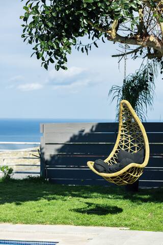 Heated pool, kids pool, gorge and sea views! gallery image 2