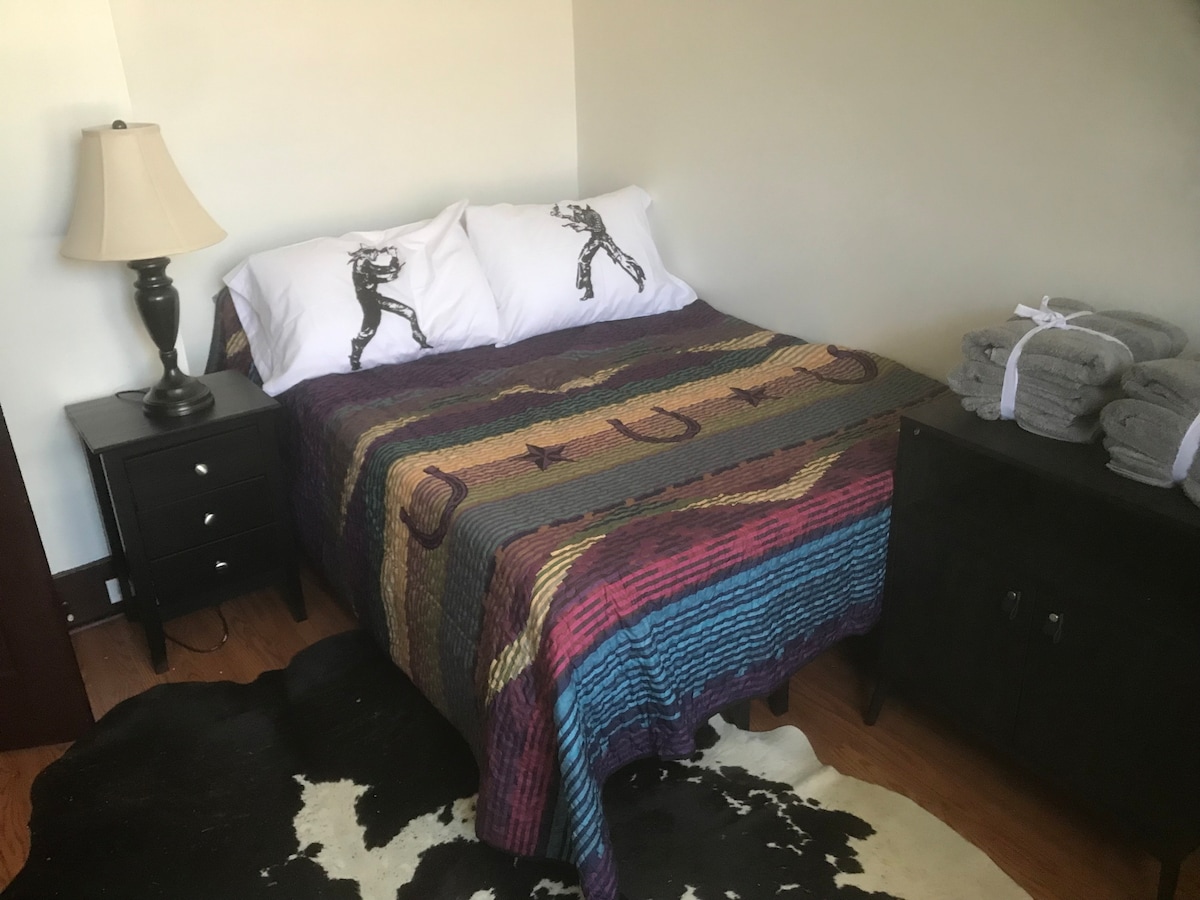 Private bedroom, long term 30d+ “Billy the Kid” – Photo 1