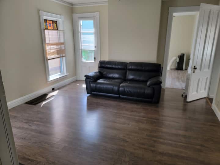 Spacious 2br/2bath! Close To Everything Downtown - Elmira, NY