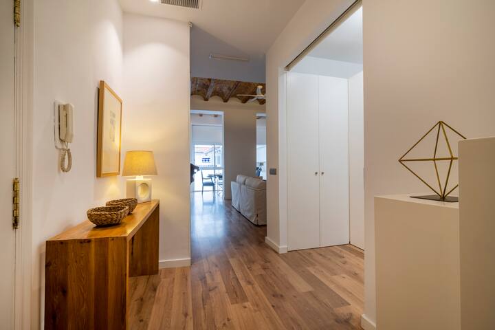Espectacular apartamento con terraza muy céntrico gallery image 2