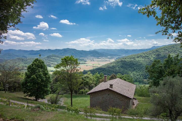 Bonita masía restaurada con vistas espectaculares gallery image 4