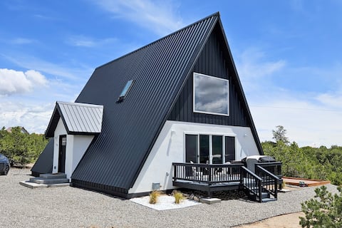 Sasquatch Ranch A-Frame w/ Mtn Views & Privacy