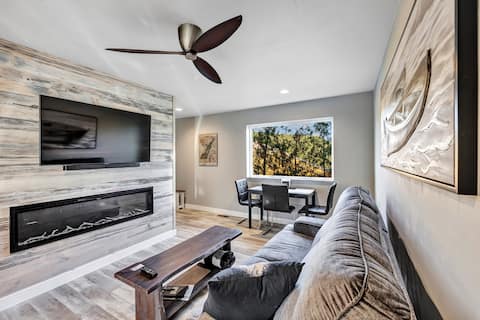 Downtown Sister Bay-Fully Furnished Condo