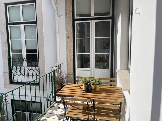 Modern 3BR Apt. in the Heart of Lisbon gallery image 2