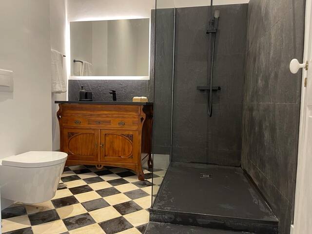 Modern 3BR Apt. in the Heart of Lisbon gallery image 4