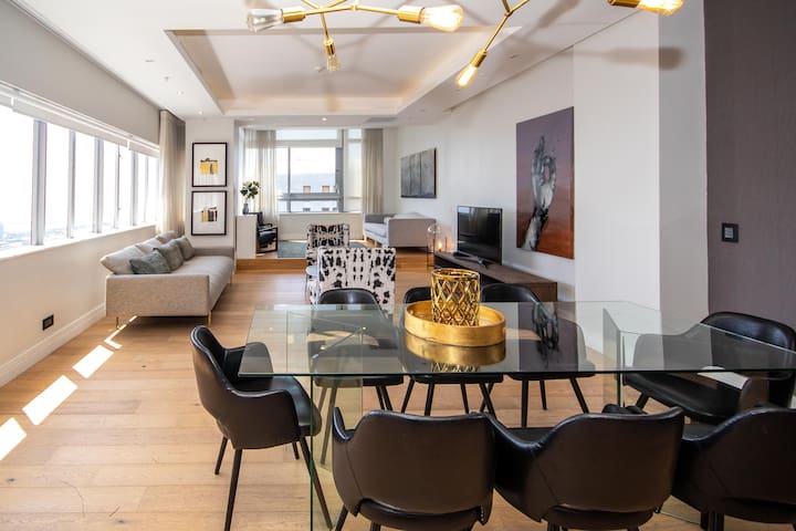 2201 Pullman Beautiful 3 bedroom Penthouse